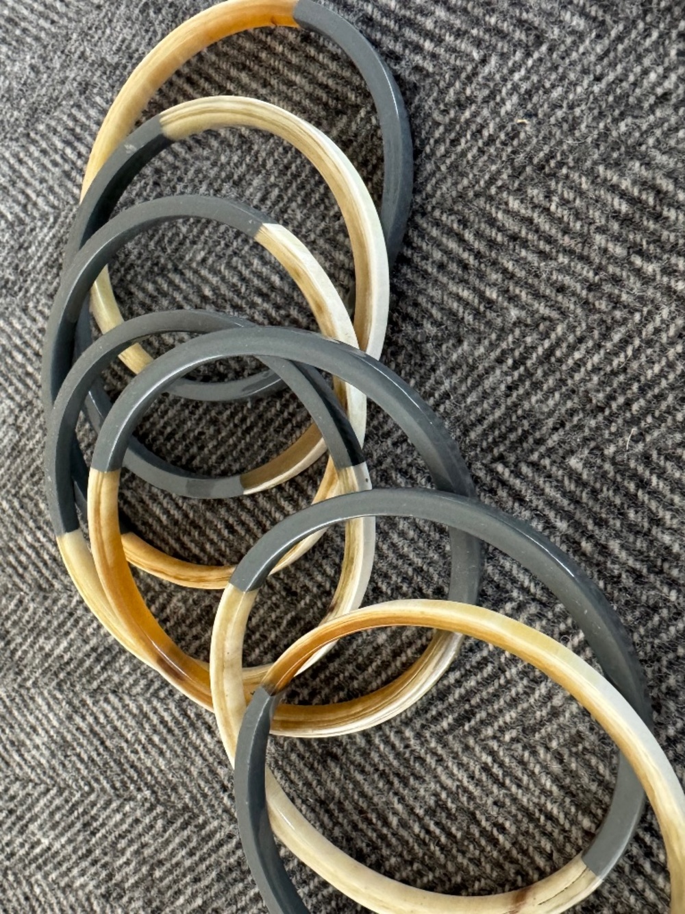 NWOT, VIVO, STUNNING NATURAL HORN BANGLES, S/7